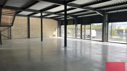 Bâtiment à usage d'activités et bureaux, à vendre - Offre immobilière - Arthur Loyd