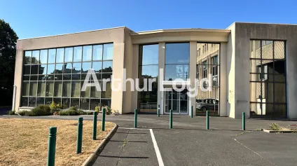 <br />Ensemble immobilier de bureaux - 1 006 m² - CAEN<br /> - Offre immobilière - Arthur Loyd