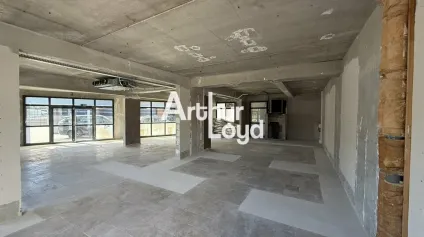 Local commercial 157.13 m² à Puget-sur-Argens - Environnement dynamique - Offre immobilière - Arthur Loyd