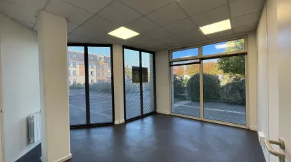 EXCLUSIVITE - BUREAUX NEUFS - A LOUER - 50 m2 - CENTRE VILLE DE SOISSONS<br /> - Offre immobilière - Arthur Loyd