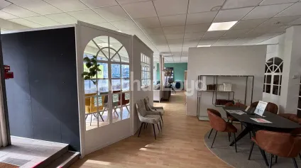 Vente local commercial Cambrai grande surface avec mezzanine exploitable - Offre immobilière - Arthur Loyd