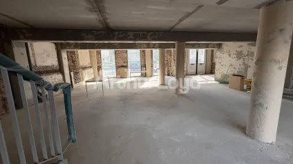 Vente locaux commerciaux Saint-Omer emplacement centre-ville et visibilité - Offre immobilière - Arthur Loyd