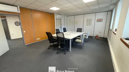 Bureaux à vendre Lyon 5ème avec parkings accessibles transports en commun - Offre immobilière - Arthur Loyd