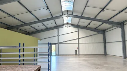 <br />A louer Local d'activité Sainte Soulle 440 m²<br /> - Offre immobilière - Arthur Loyd