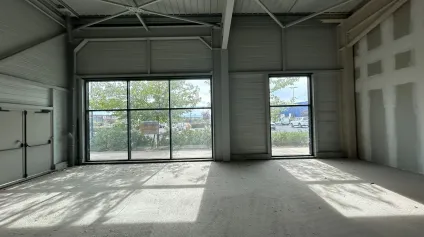 Local commercial à louer - 310m2 - Pollestres - Offre immobilière - Arthur Loyd