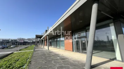CAP MALO - LOCAL COMMERCIAL A LOUER - VISIBILITE 4 VOIES RENNES / ST MALO - Offre immobilière - Arthur Loyd