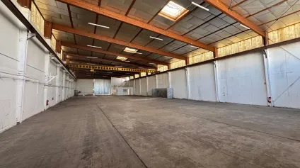 Entrepôt à louer à Mérignac avec bureaux intégrés et accès poids lourds - Offre immobilière - Arthur Loyd
