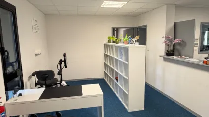 <br />A LOUER - LIMOGES - Bureaux Limoges 105 m² - Zone ester technopole avec parking<br /> - Offre immobilière - Arthur Loyd