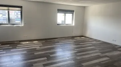 BUREAUX 90 M² A LOUER PELISSANNE - Offre immobilière - Arthur Loyd