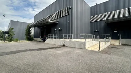 Entrepot avec bureaux récents sur le Pôle d' Activités d'Aix en Provence - Offre immobilière - Arthur Loyd