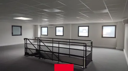 A louer - LOCAL D'ACTIVITE a378 m2 - GENAY - Offre immobilière - Arthur Loyd