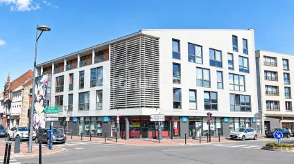 Bureaux à louer à Tourcoing - Immeuble ERP 5, climatisé avec terrasse et jardin privatif - Offre immobilière - Arthur Loyd
