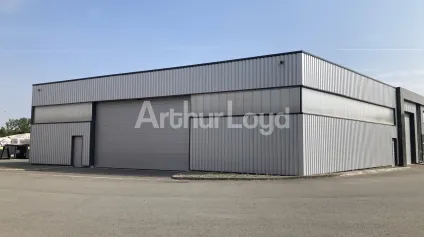 Entrepôt à louer à Lesquin accès poids lourds proche réseau autoroutier - Offre immobilière - Arthur Loyd