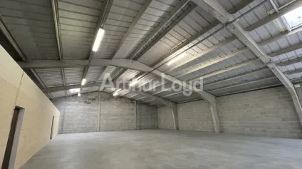 Entrepôt showroom bureaux à vendre ou louer à Marquion accès immédiat A26 - Offre immobilière - Arthur Loyd