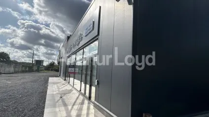 Surface mixte à louer sur axe passant - Offre immobilière - Arthur Loyd