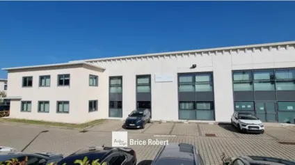 Bureaux à louer à Meyzieu dans parc sécurisé à proximité immédiate A432 - Offre immobilière - Arthur Loyd
