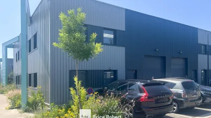 Location local d'activités avec mezzanine et visibilité au cœur de Genay - Offre immobilière - Arthur Loyd