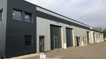 Location locaux d’activités avec bureaux dans un parc sécurisé à Toussieu - Offre immobilière - Arthur Loyd