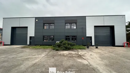 Bâtiment d’activités à vendre à Balan avec bureaux climatisés et accès sécurisé - Offre immobilière - Arthur Loyd