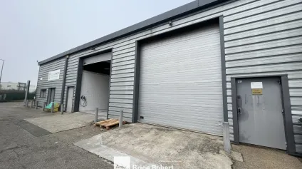A louer - Local d'activités de 195m² - Zone Franche - Vaulx en Velin - Offre immobilière - Arthur Loyd