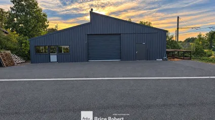 Bâtiment indépendant à vendre à Lentilly avec grande surface d’atelier - Offre immobilière - Arthur Loyd