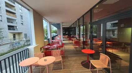 Location local commercial pour de la restauration avec terrasse privative à Bordeaux Bassins à flot - Offre immobilière - Arthur Loyd