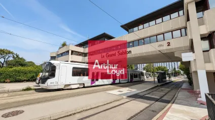 Bureaux à louer 227 m² terrasse privative à La Tronche - Offre immobilière - Arthur Loyd