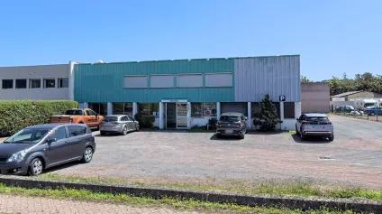 À VENDRE - LE COTEAU - LOCAL COMMERCIAL DE 500 M² SUR TERRAIN DE 1 800 M² - Offre immobilière - Arthur Loyd