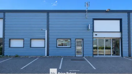 Local d'activité à louer Lentilly accès immédiat A6 et A89 et bureaux climatisés - Offre immobilière - Arthur Loyd