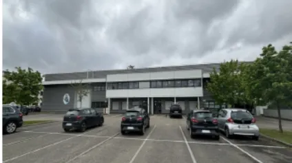A louer - Local d'activités dans un site sécurisé et entièrement clôturé - Saint-Priest - Offre immobilière - Arthur Loyd