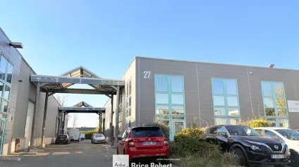 Local d'activité a vendre Bron bureaux aménagés climatisés accès livraison - Offre immobilière - Arthur Loyd