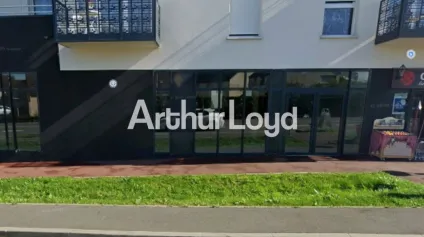 <br />Local Professionnel - Carpiquet - 200 m²<br /> - Offre immobilière - Arthur Loyd