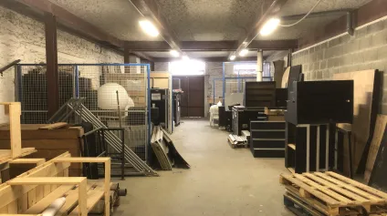 A LOUER LOCAL DE STOCKAGE 180 M² PORT DE COMMERCE - Offre immobilière - Arthur Loyd