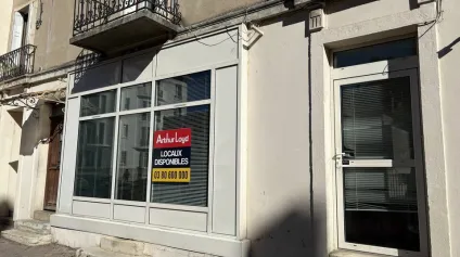 PLACE DE LA REPUBLIQUE - A LOUER - LOCAL COMMERCIAL - Offre immobilière - Arthur Loyd
