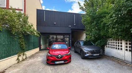Local d'activité à louer à La Garenne-Colombes avec cour privative - Offre immobilière - Arthur Loyd