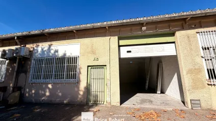 Local artisanal à louer avec entrepôt et bureaux climatisés à Vénissieux - Offre immobilière - Arthur Loyd
