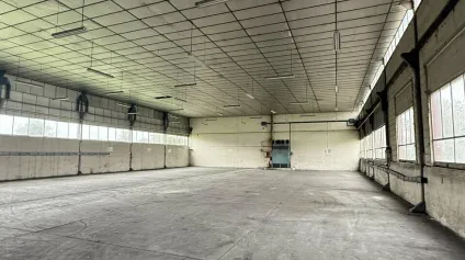 Local d'activité de 1 212 m²  Terrasson-Lavilledieu  Emplacement stratégique et belle visibilité - Offre immobilière - Arthur Loyd