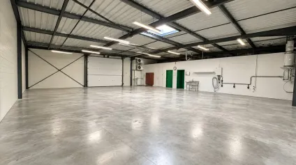 NEUILLE-PONT-PIERRE LES NONGRENIERES LOCAL D'ACTIVITES 280 M² TERRAIN 1 516 M² - Offre immobilière - Arthur Loyd