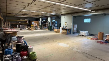 <br />Local d'activité Limoges Sud 360m² entrepôt + 40 m² locaux sociaux - A louer - OPPORTUNITE<br /> - Offre immobilière - Arthur Loyd