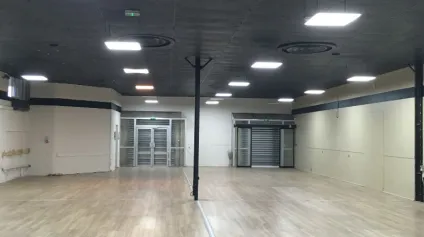 <br />- Local commercial 500m2 forte visibilité - Panazol - Proche autoroute<br /> - Offre immobilière - Arthur Loyd