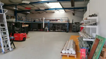 A LOUER LOCAL D'ACTIVITÉ 810 M2 ZONE INDUSTRIELLE ERCUIS - Offre immobilière - Arthur Loyd