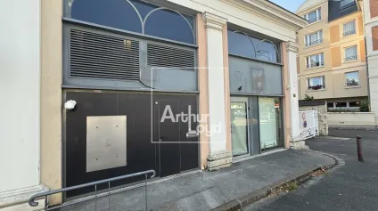 LOCAL COMMERCIAL - AXE PASSANT - PROCHE GARE - Offre immobilière - Arthur Loyd