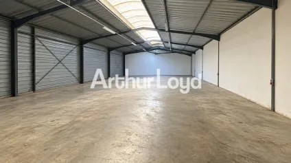JOUÉ-LÈS-TOURS LOCAL D'ACTIVITÉ À VENDRE DE 405 M² SUR TERRAIN DE 944 M² - Offre immobilière - Arthur Loyd