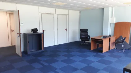 Bureaux à louer à Bordeaux Lac avec accès tramway et parking sécurisé - Offre immobilière - Arthur Loyd