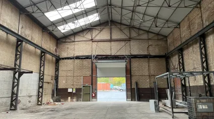 LOCAL D'ACTIVITES/ATELIER DE STOCKAGE - 700 m2 environ - A LOUER A SOISSONS - Offre immobilière - Arthur Loyd