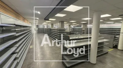 LOCAL COMMERCIAL À LOUER - LA CALMETTE - Offre immobilière - Arthur Loyd