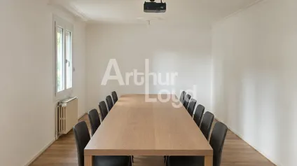 AVRILLE - A LOUER - Au sein d'une maison réaménagée, bureaux de 100 m² environ - Offre immobilière - Arthur Loyd