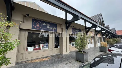 Location local commercial Villeneuve-d'Ascq visibilité au Village des Commerçants - Offre immobilière - Arthur Loyd
