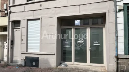 Location local commercial Lille secteur dynamique et visibilité vitrine - Offre immobilière - Arthur Loyd