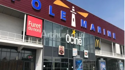 Location locaux commerciaux Dunkerque surface de 830 m² en plein centre - Offre immobilière - Arthur Loyd